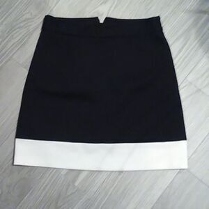 Size 4 Black and white Laundry by Shelli Segal mini skirt